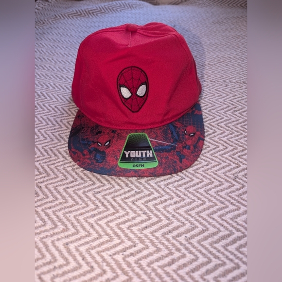 Marvel Spiderman Red Cap/ Like New - Picture 1 of 4